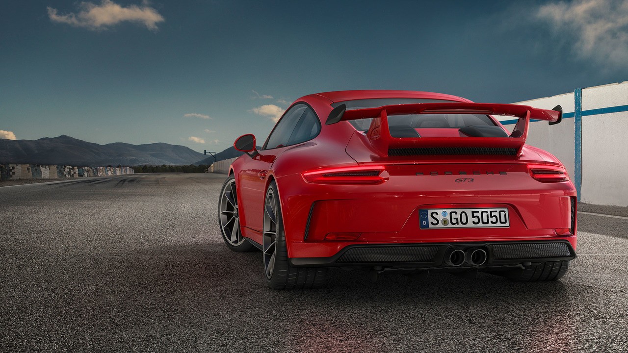 Guards Red 2018 Porsche 911 GT3 Shines in Its Birthday Suit - autoevolution