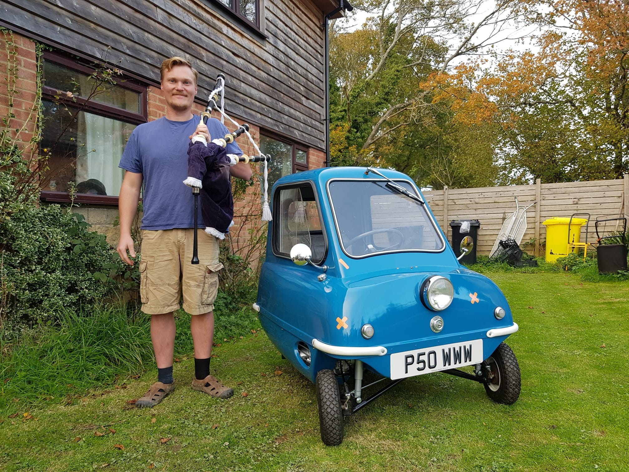 Guy Crosses Britain in Smallest Car, a Record-Setting for Charity autoevolution