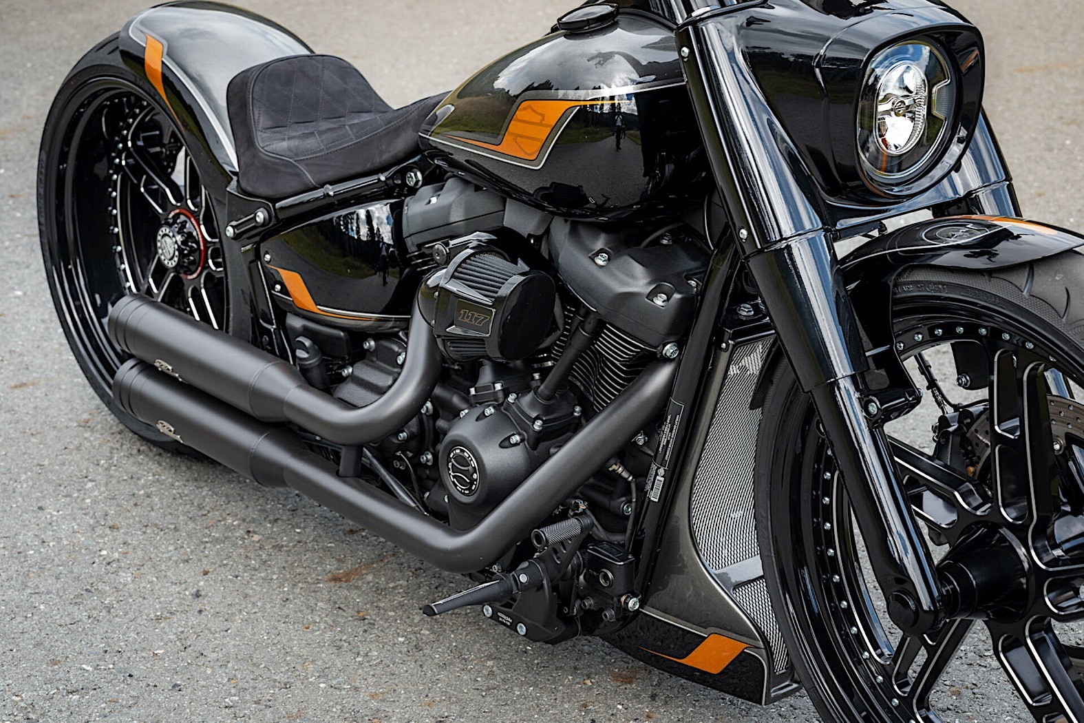 Harley-Davidson Big Force Is a Slim and Fit Fat Boy, Begs to Be Ridden ...