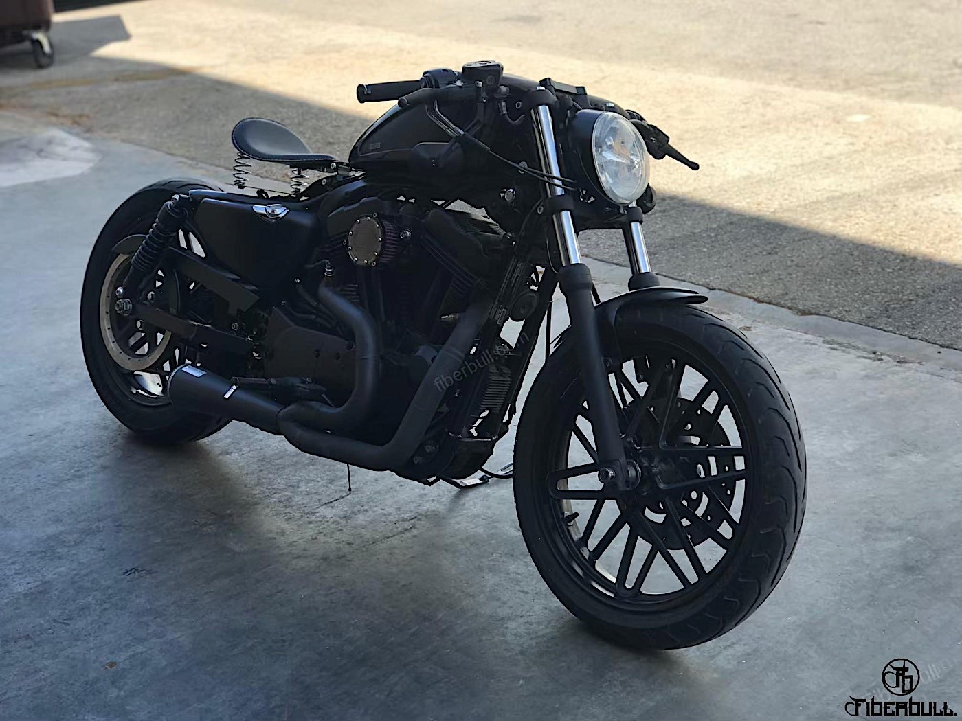 Harley-Davidson Bobby Black Looks Like a Short and Stubby Rocket on ...
