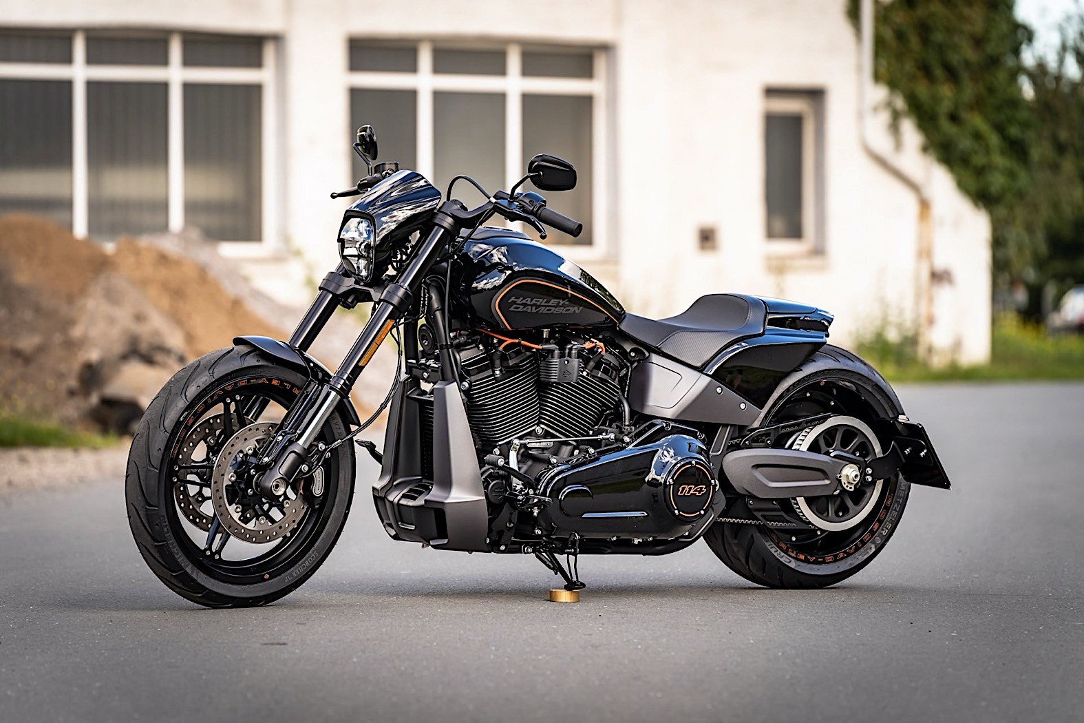 Harley-Davidson Simple Three Is the Easy Way to a Custom FXDR -  autoevolution