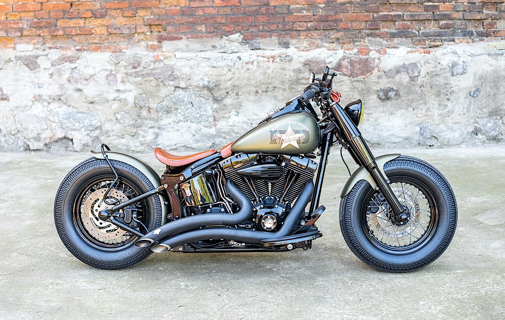 Harley-Davidson Heritage Is Someone's Idea of a Bobber, Small Bag Up Front  Is to Die For - autoevolution