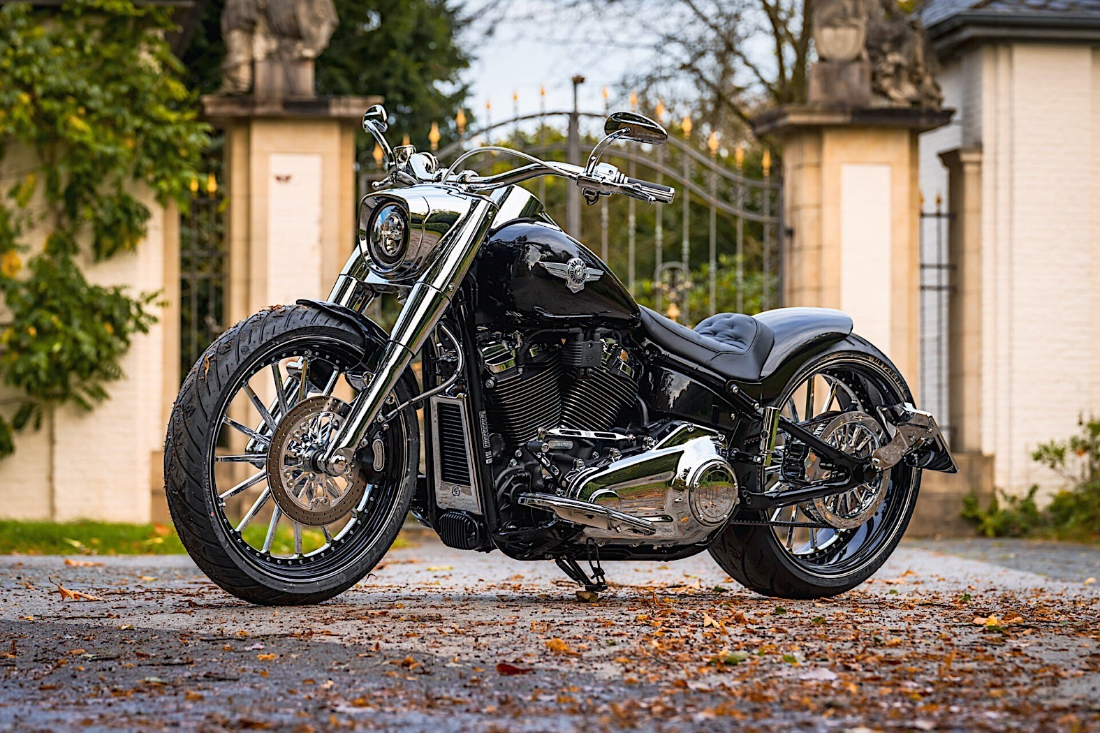 Harley-Davidson Twenty-One Commander Is What Fat Boys Want To Be