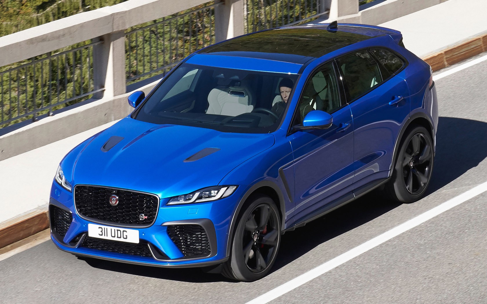 An Overview Of The Major Updates The 542 Hp Jaguar F Pace Svr Brings For 21my Autoevolution