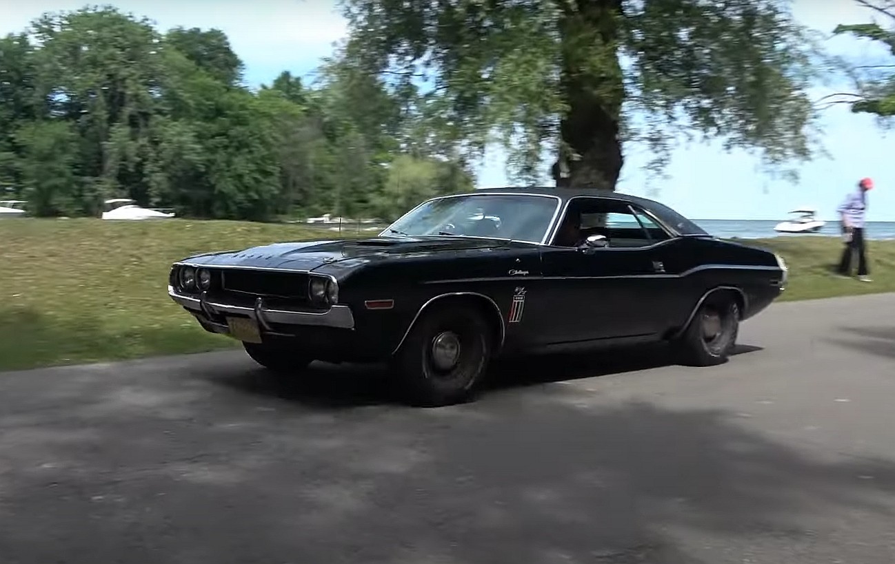 Here's the Infamous 1970 Dodge Challenger Black Ghost Flexing Its HEMI V8  in Public - autoevolution