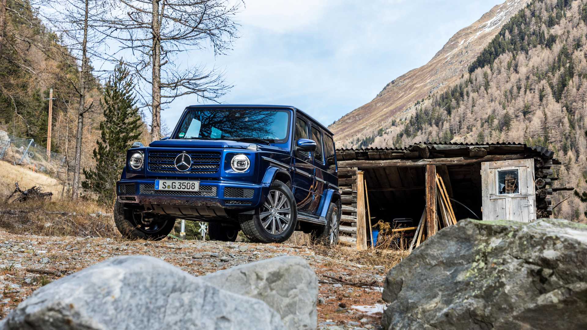 Here’s How To Off Road The 2019 Mercedes Benz G Class Through Mud Autoevolution