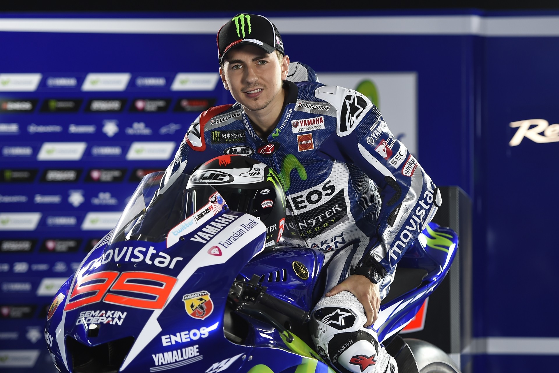 High-Res Photos of the 2015 Yamaha YZR-M1 with Rossi and Lorenzo ...