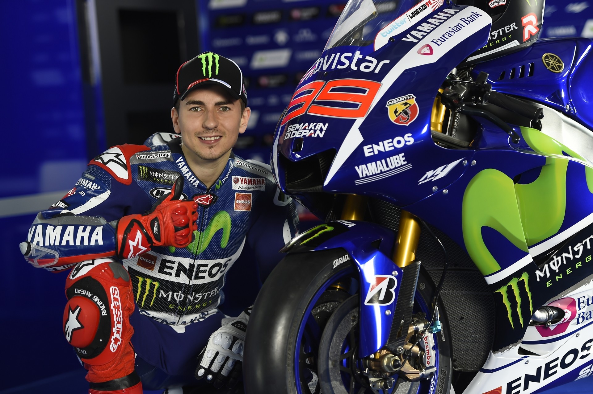 High Res Photos Of The 2015 Yamaha YZR M1 With Rossi And Lorenzo
