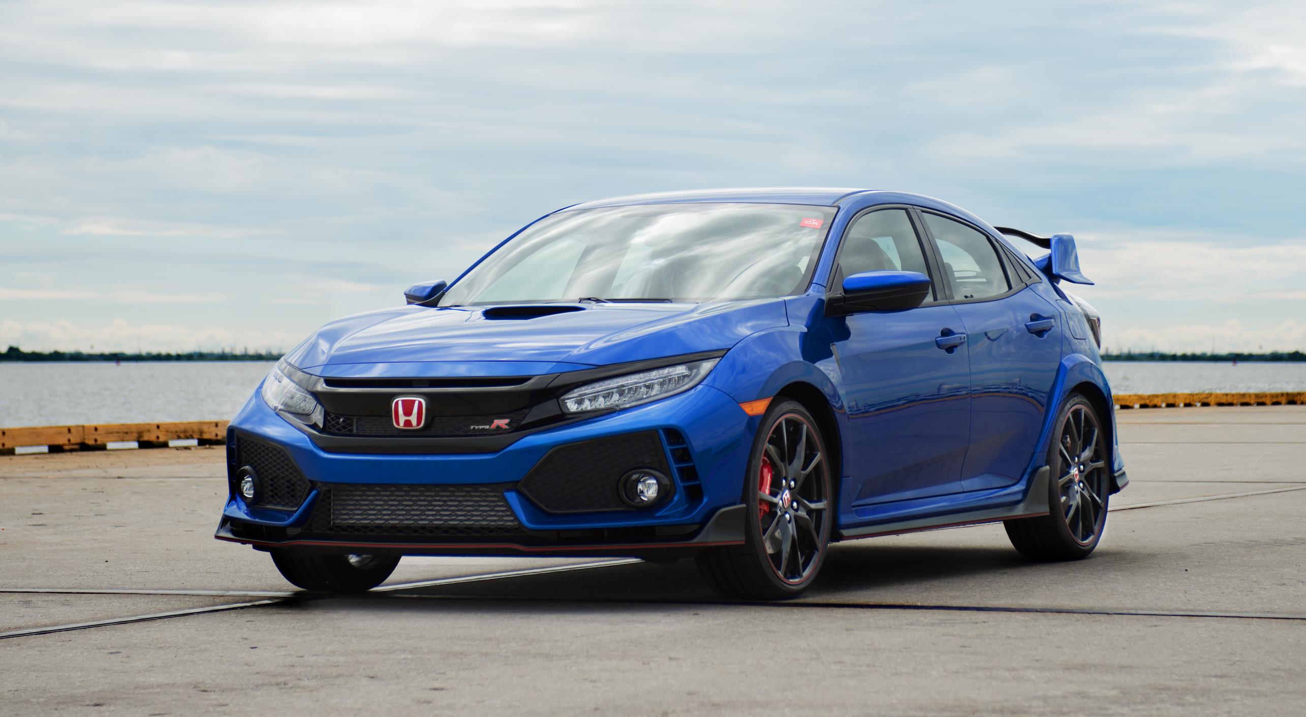 TopGear  Honda celebrates 25 years of the Civic Type R - Which one is your  favourite?