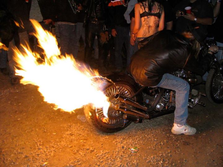Hot Licks Exhaust Offers Custom Flame Throwers - autoevolution fuse box on a harley davidson 