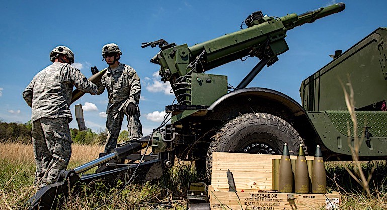 howitzer-wielding-humvee-hawkeye-gets-to-test-new-soft-recoil-technology_3.jpg