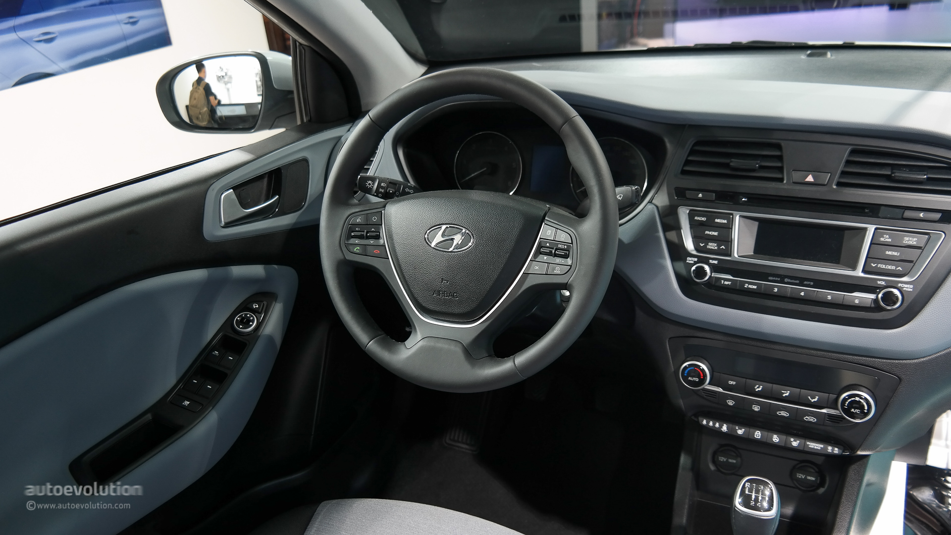 Hyundai I20 Pops Out At Paris Motor Show 2014 Live Photos