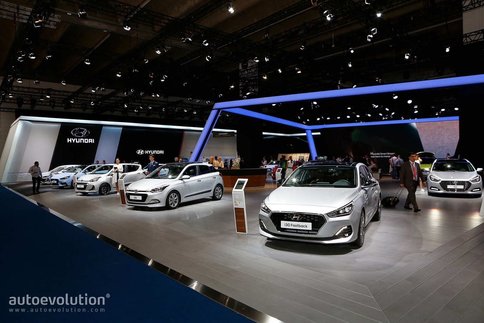 Hyundai i30 Fastback Is Not a Mustang in Frankfurt - autoevolution