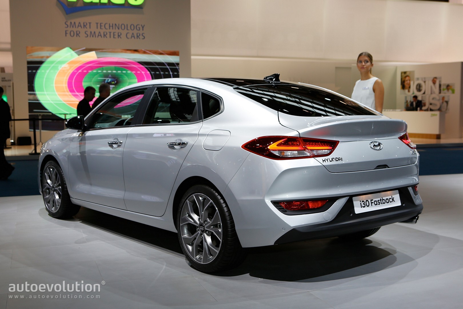 Hyundai i30 Fastback Is Not a Mustang in Frankfurt - autoevolution