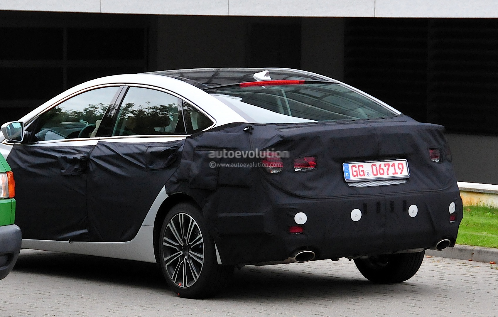 Spyshots: Hyundai i40 Facelift Coming - autoevolution