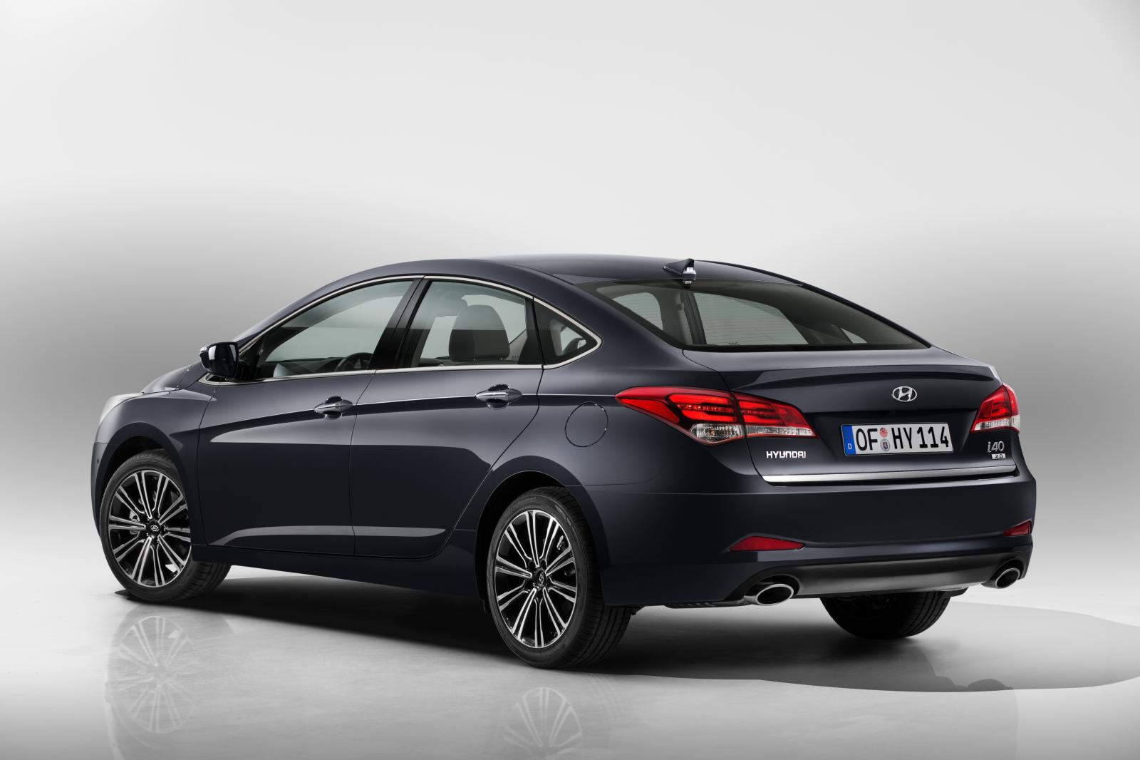 Hyundai i40 Facelift Revealed with 7Speed TwinClutch