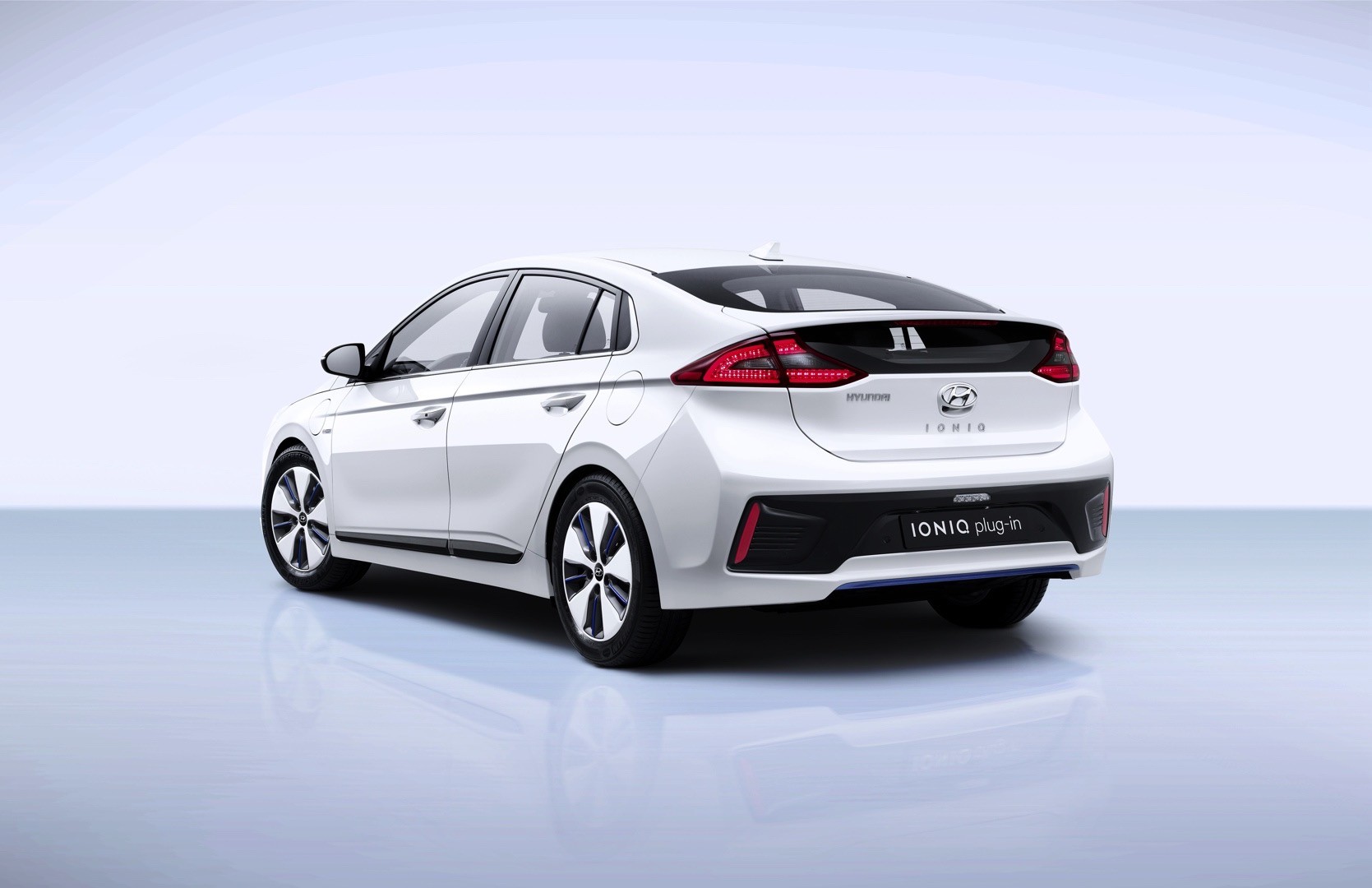 storting Eindeloos bladerdeeg Hyundai Ioniq Electric Acceleration Test: 0 to 50 KM/H in 3.3 Seconds -  autoevolution