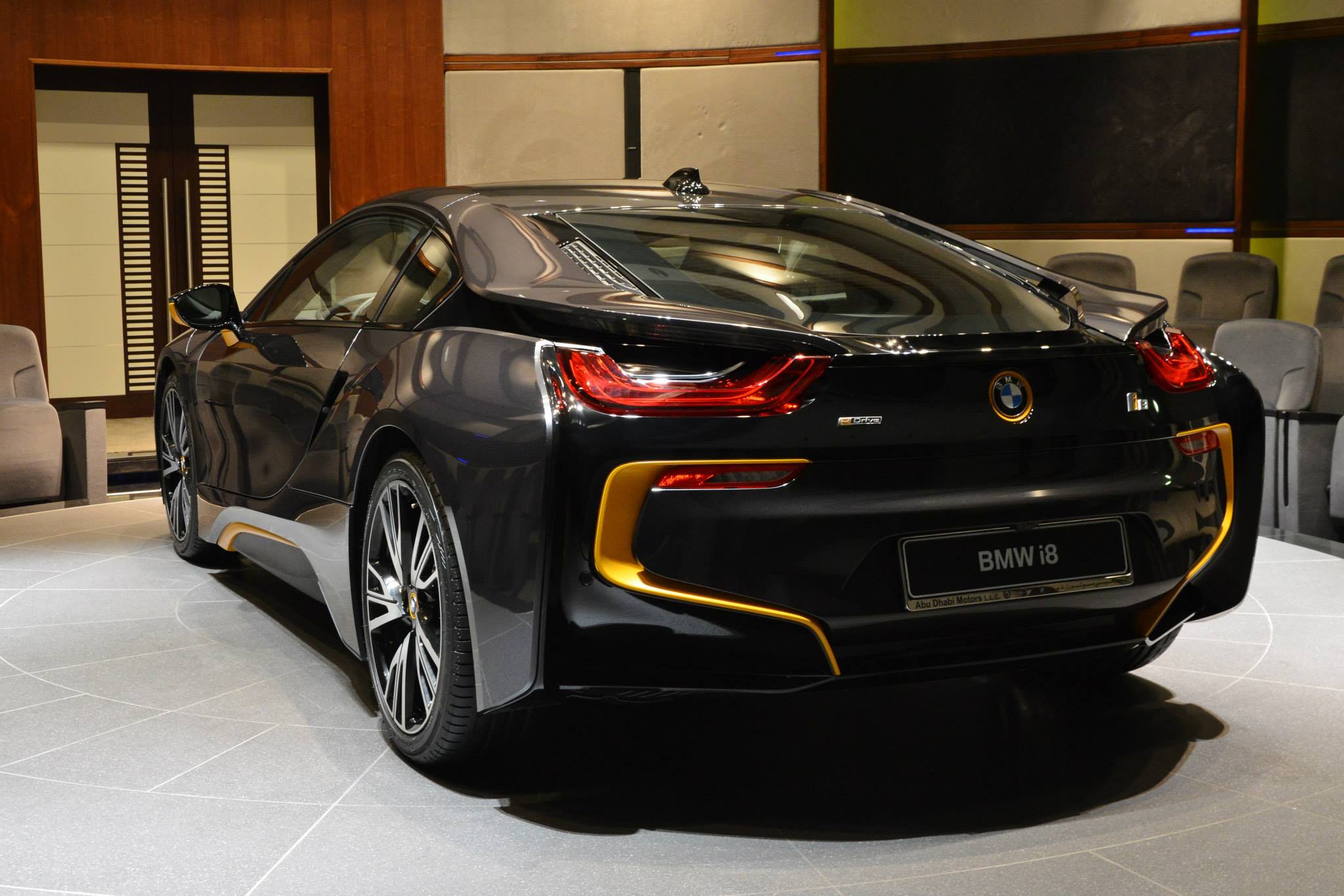 Individual BMW i8 with Yellow Highlights Shows Up in Abu 