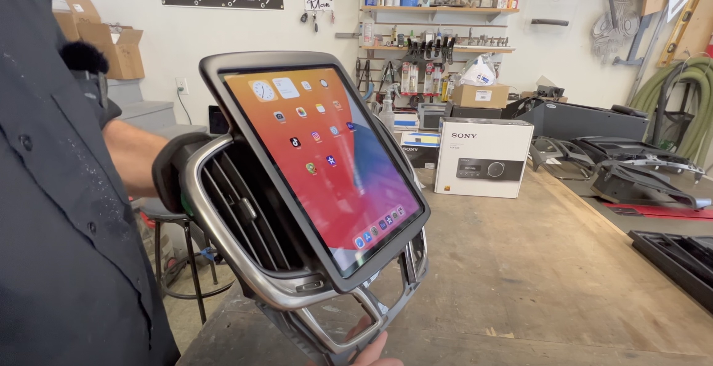 iPad Pro Meets Buick LaCrosse in a Unique Custom Dash Upgrade -  autoevolution