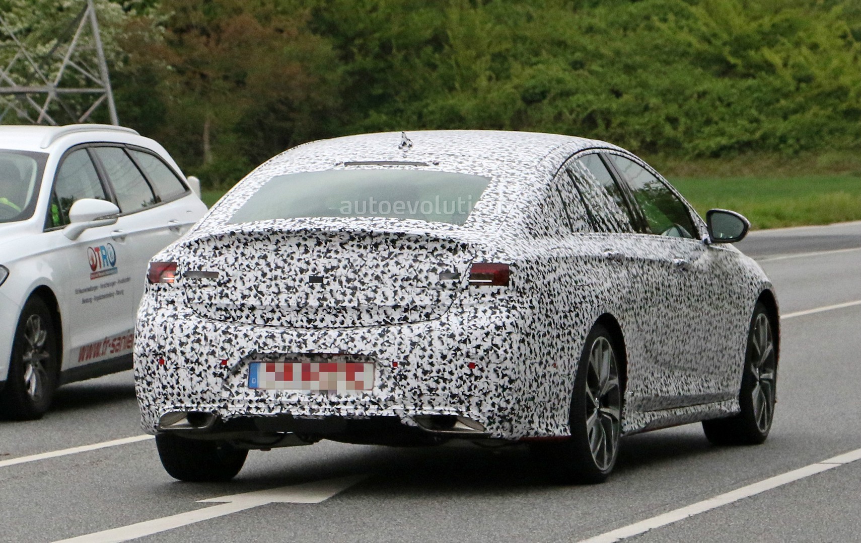 [Imagen: is-this-the-all-new-opel-insignia-opc-vx...ing_10.jpg]