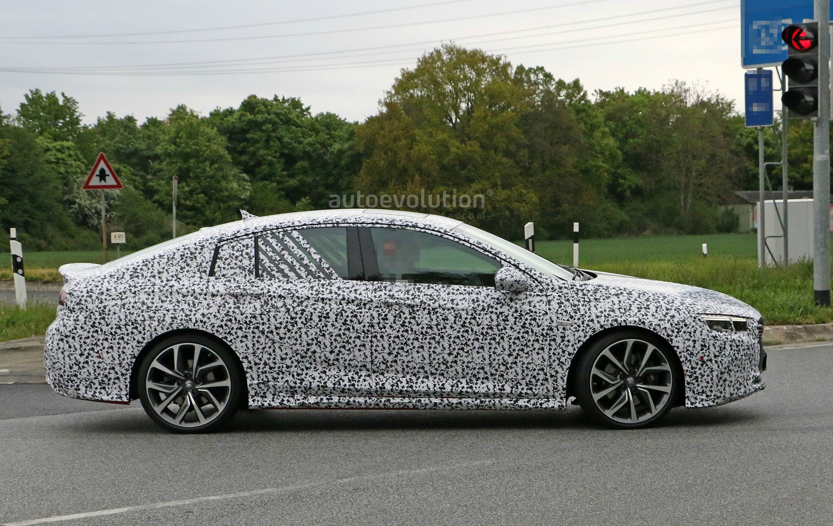 [Imagen: is-this-the-all-new-opel-insignia-opc-vx...ting_8.jpg]