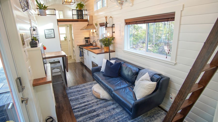 https://s1.cdn.autoevolution.com/images/news/gallery/itsy-bitsy-tiny-house-is-anything-but-absolutely-perfect_15.jpg