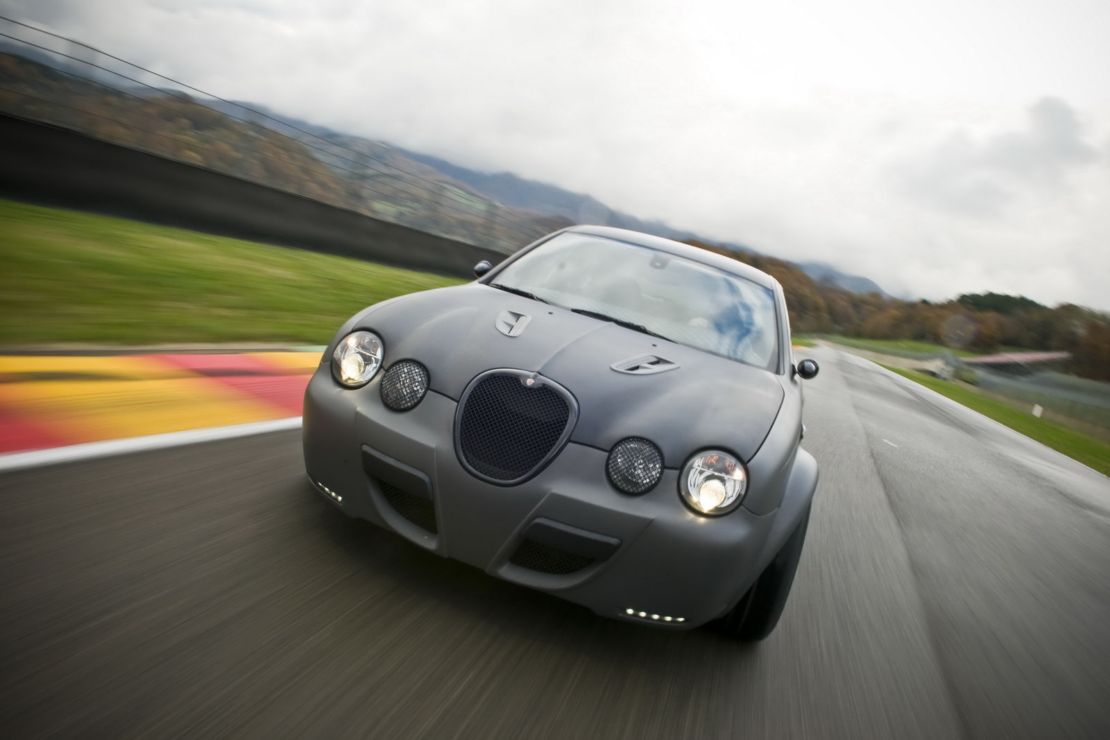 Jaguar S-Type Vintage GT by Panzani Design - Drive