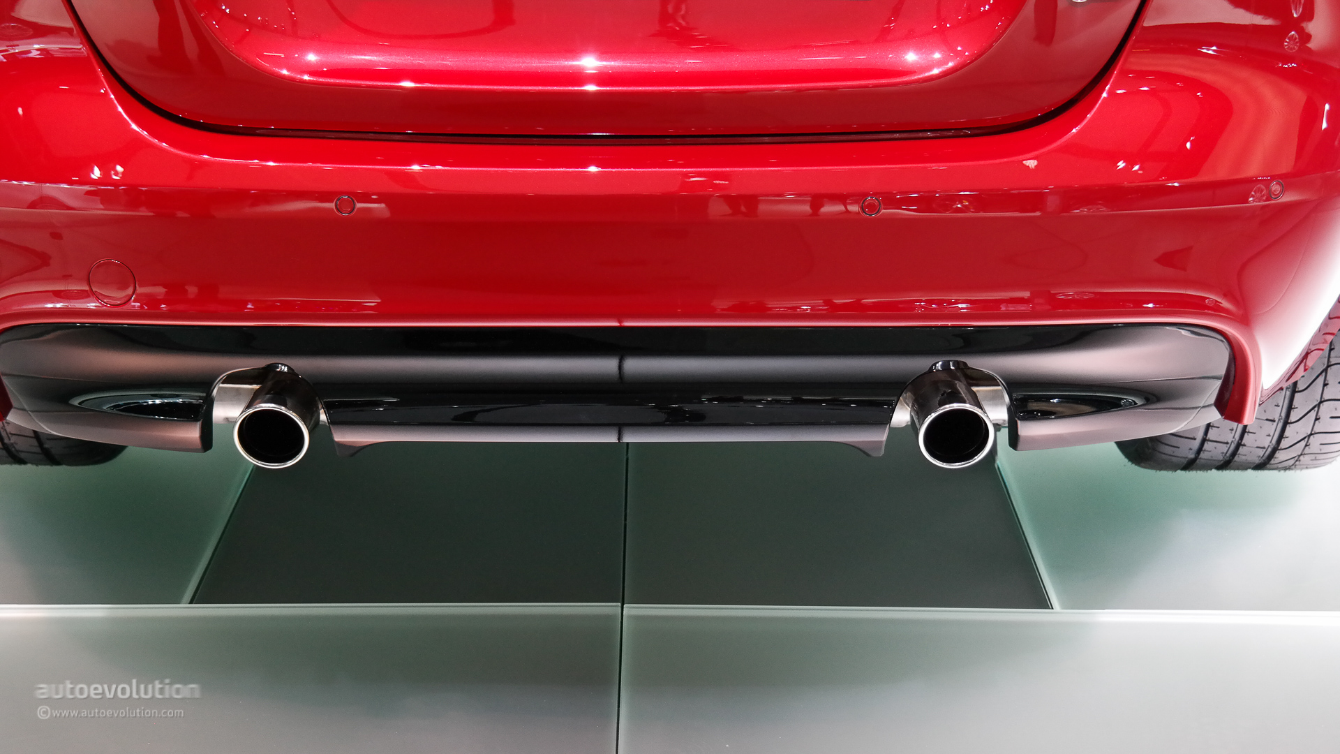 Jaguar XE Debuts at Paris, Pricing Announced, Ingenium Engine Lineup