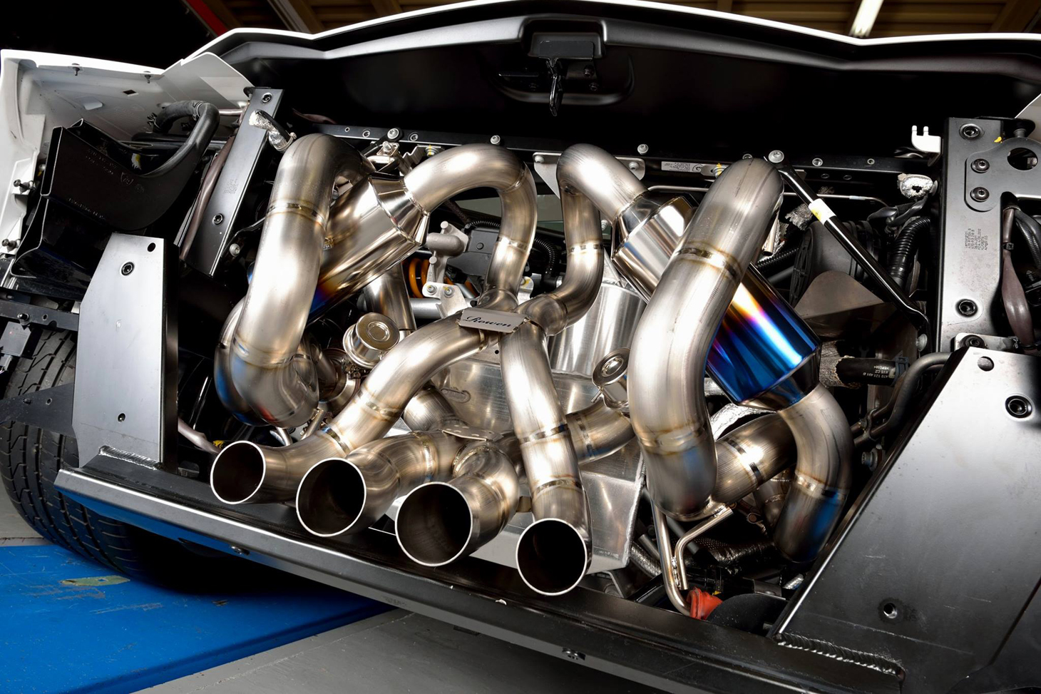 Japanese Custom Aventador Exhaust Is Complicated, Blue and Beautiful