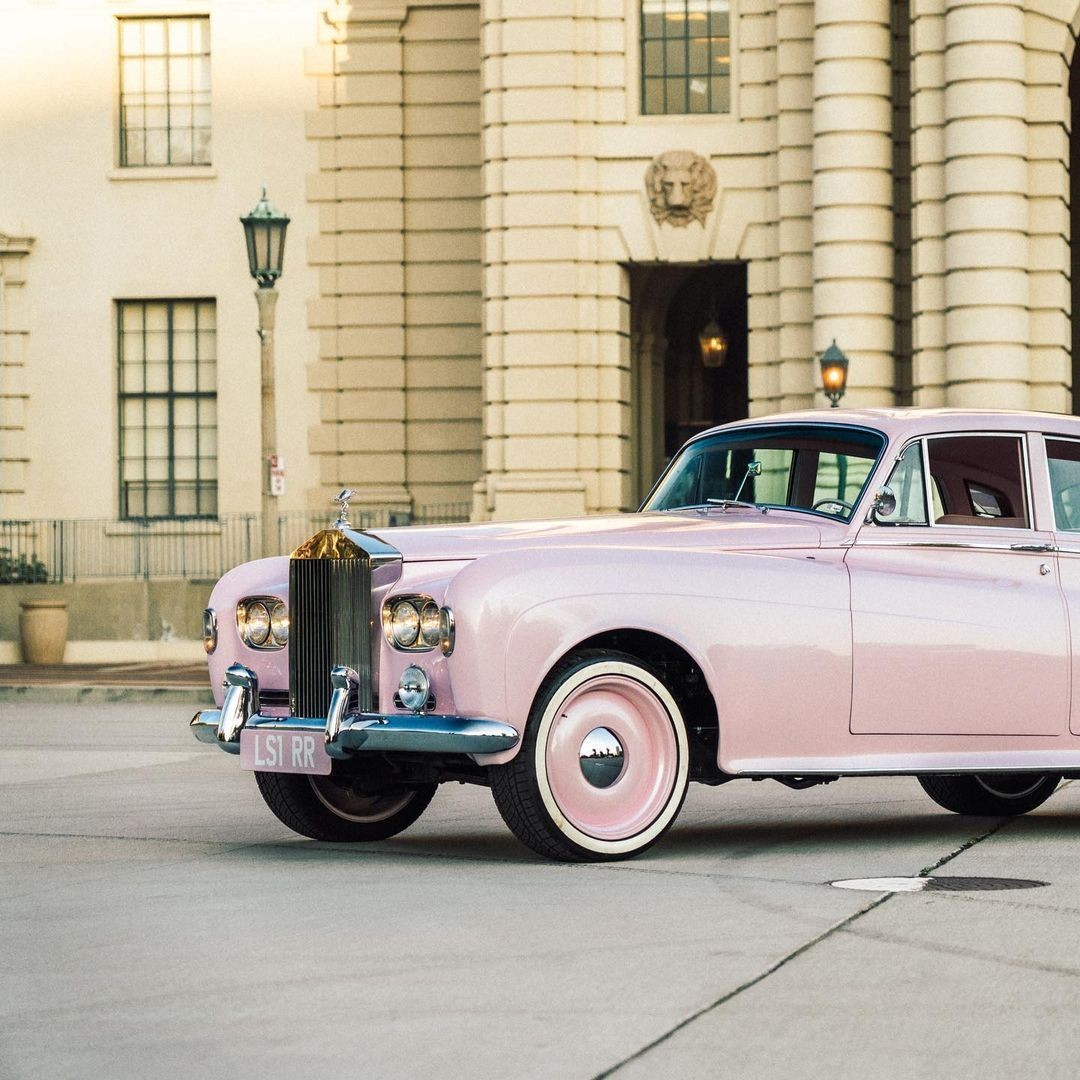 Jeffree Star's Classic Rolls-Royce Restomod Is Pinktacular - autoevolution