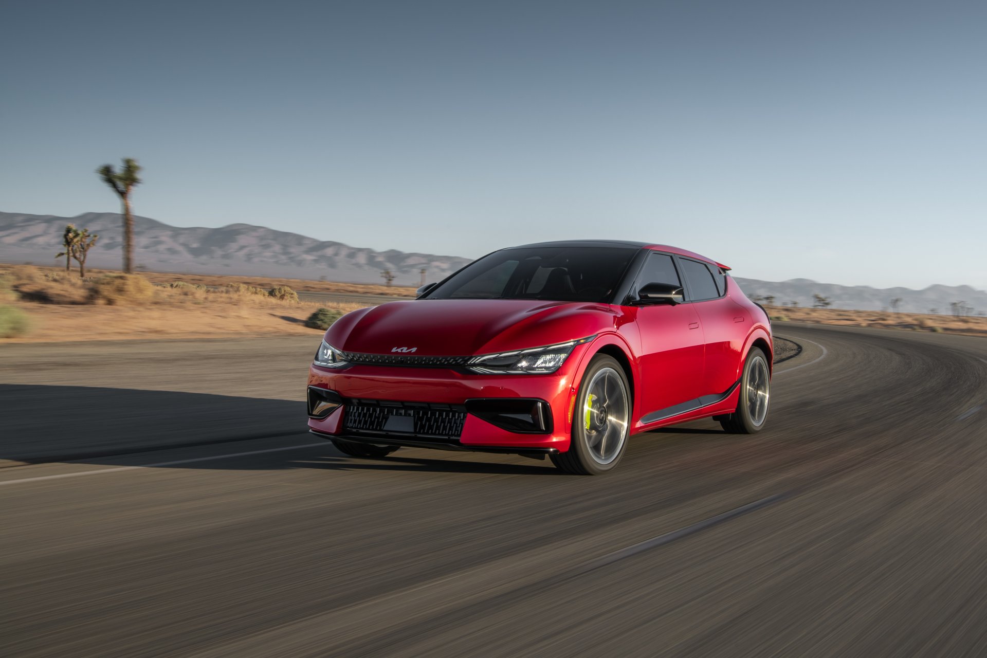 Kia EV6 GT Debuts at Monterey Car Week With 576 Horsepower and Supercar