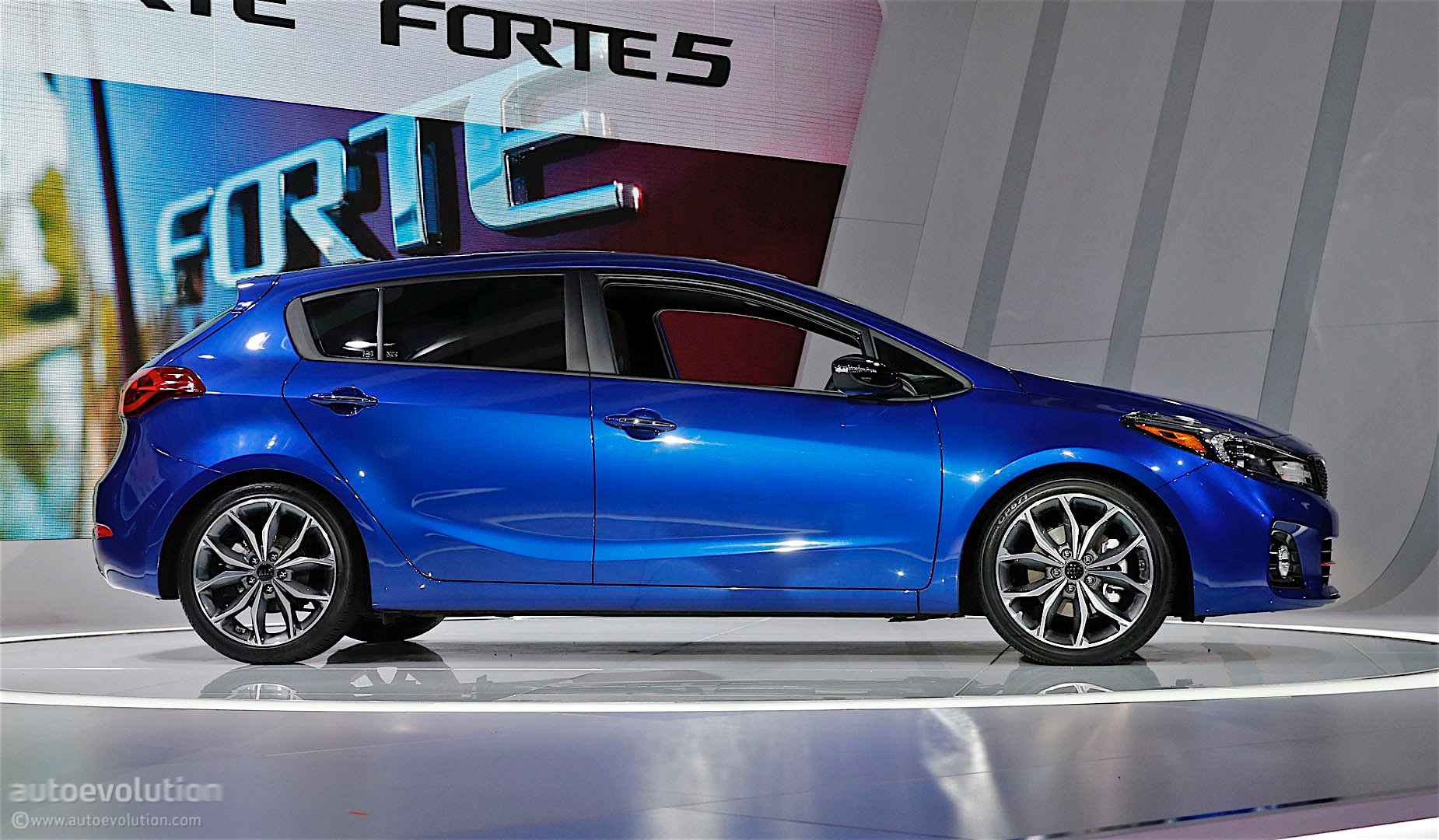 Updated Kia Forte5 Gets New Design and More Tech Features in Detroit ...