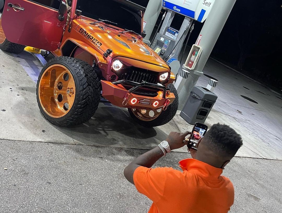 Don't Call 911! Kodak Black Ran Out of Cars to Match With, Now Picked an  Ambulance - autoevolution