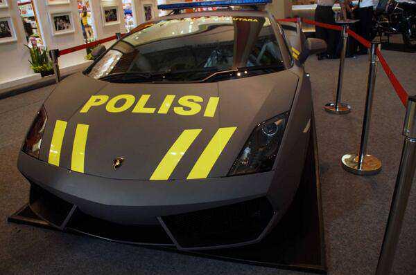 Lamborghini Aventador and Gallardo Become Police Cars in Indonesia