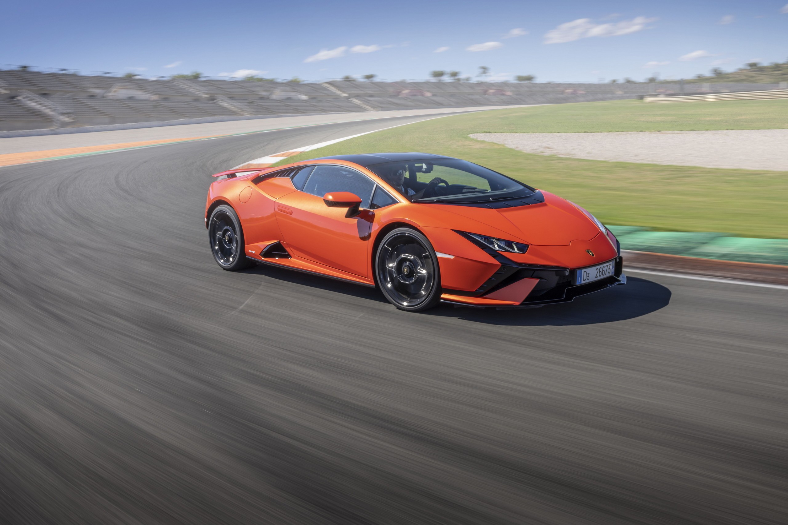 Lamborghini Huracan Tecnica Hits the Track in Sunny Spain, First Reviews  Are In - autoevolution