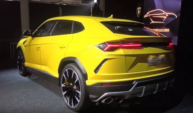 Lamborghini Aventador Wrapped in Gold Chrome - autoevolution