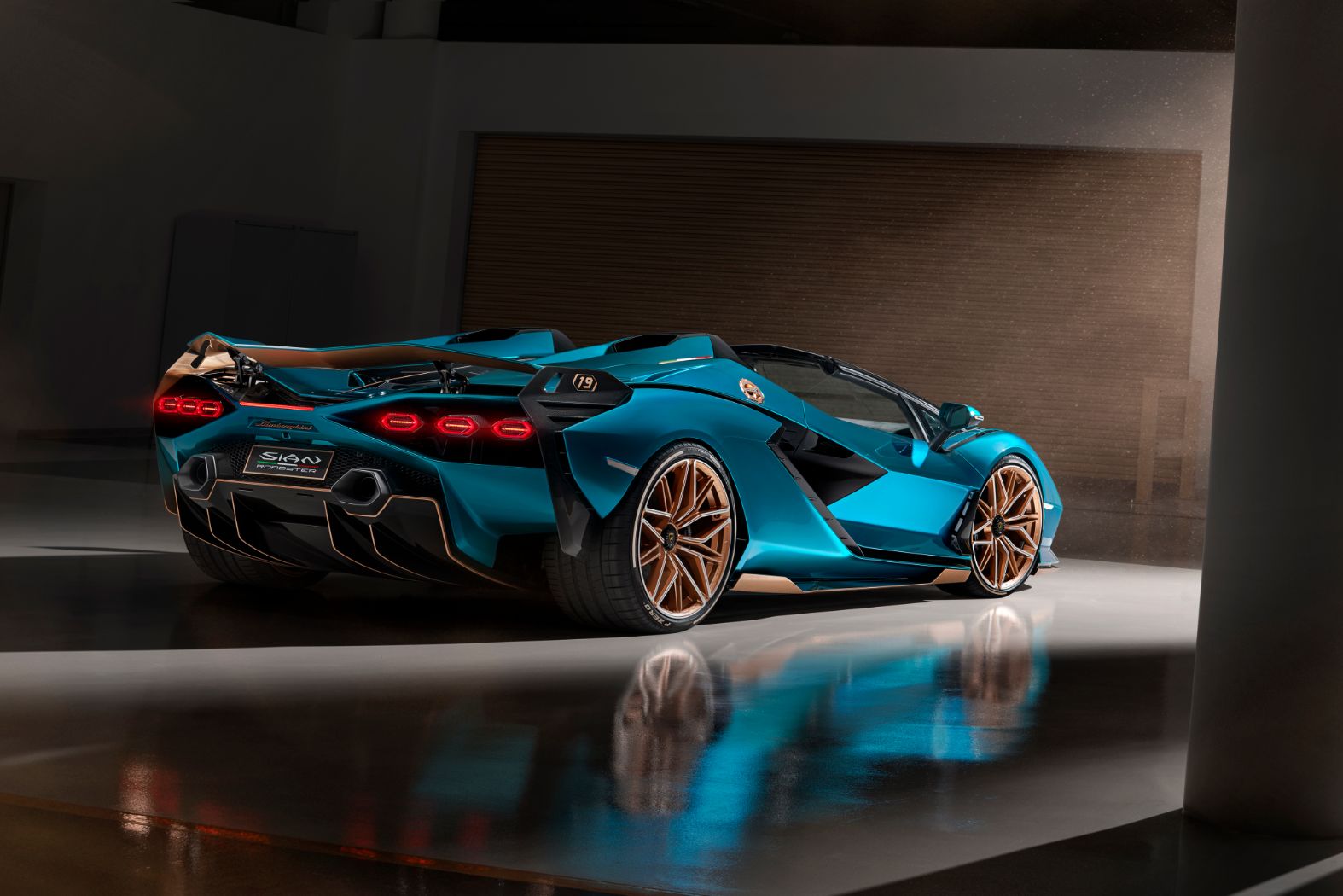 Lamborghini Sián Roadster Unveiled, Sold Out Already!