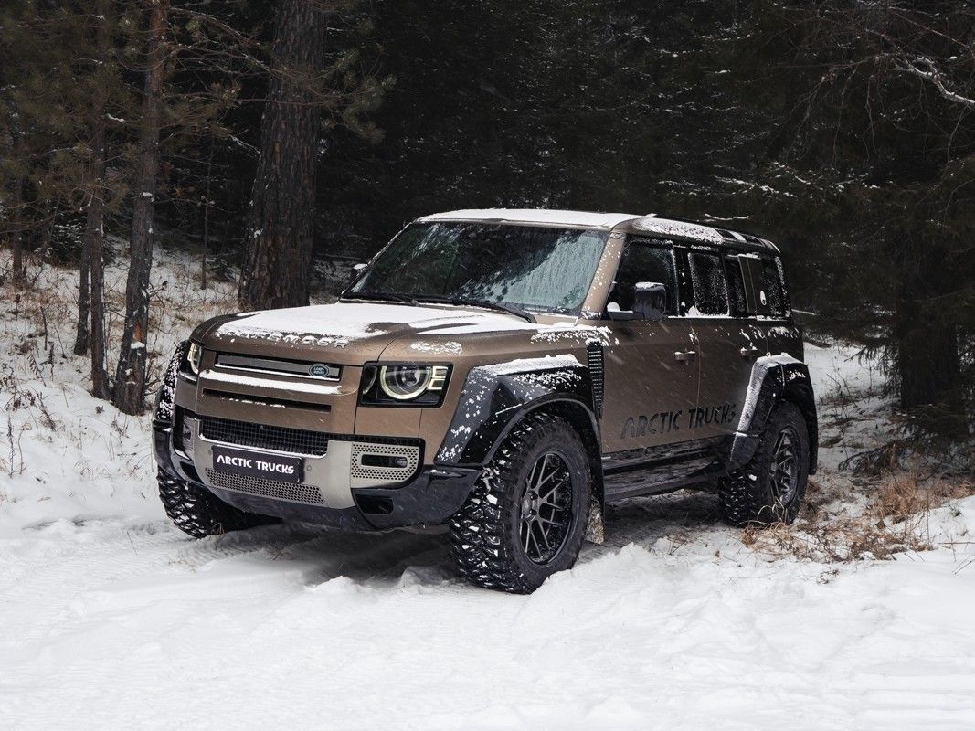 land-rover-defender-arctic-trucks-at35-means-business-watch-it-tackle-some-snow_13.jpg