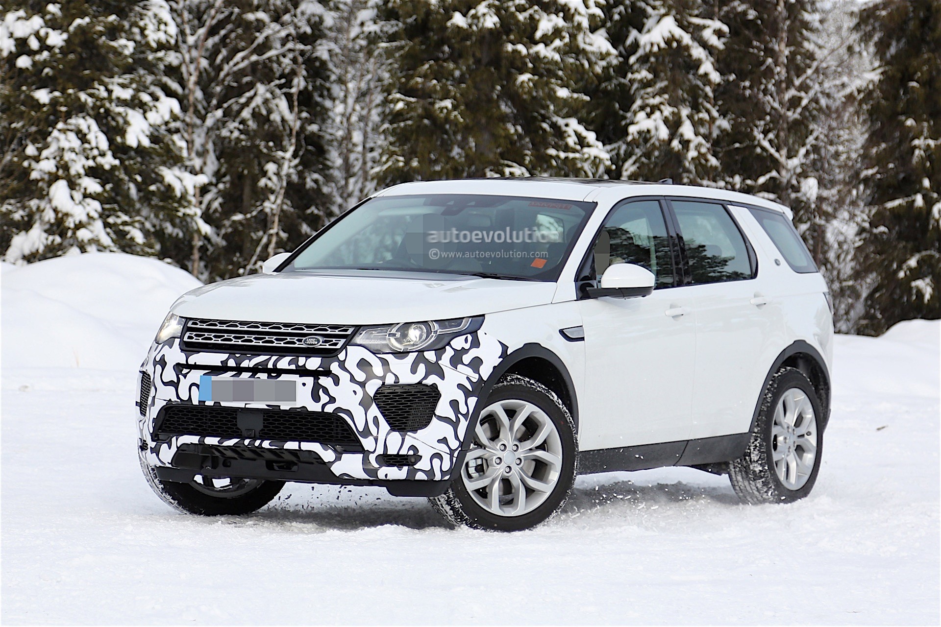 Ело дискавери. Ленд Ровер Дискавери спорт 2018. Land Rover Discovery Sport 2020. Land Rover Discovery Sport 2018. Land Rover Discovery SVR.