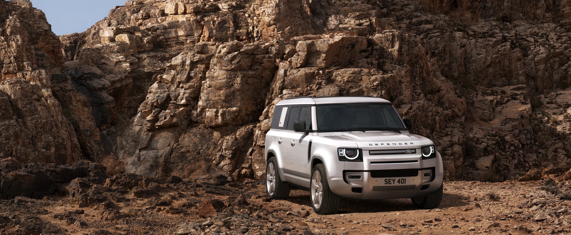 New all-electric Land Rover Defender on the way with 300-mile range