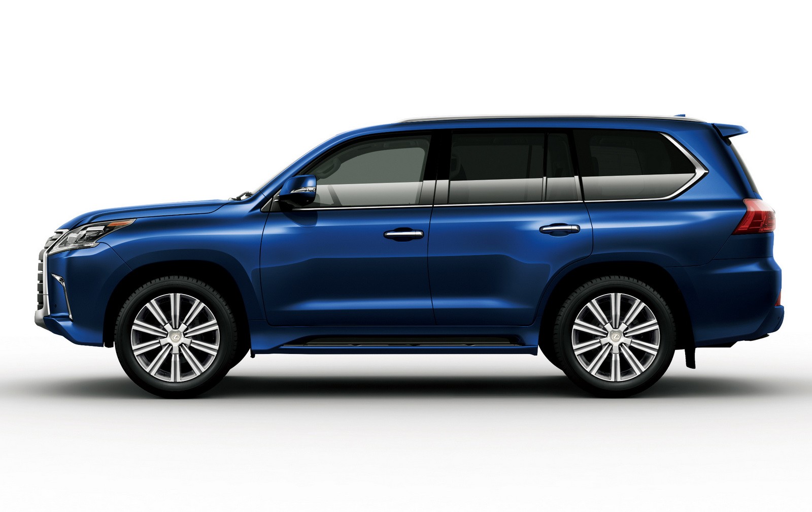 Lexus LX 570 Is Now Available in Japan, Has Sequential LED Turn Signals