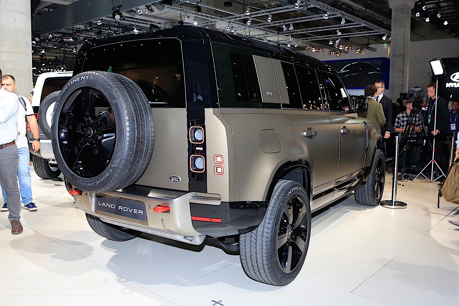 2020 Land Rover Defender Pricing Announced, Defender 110 X Optioned To