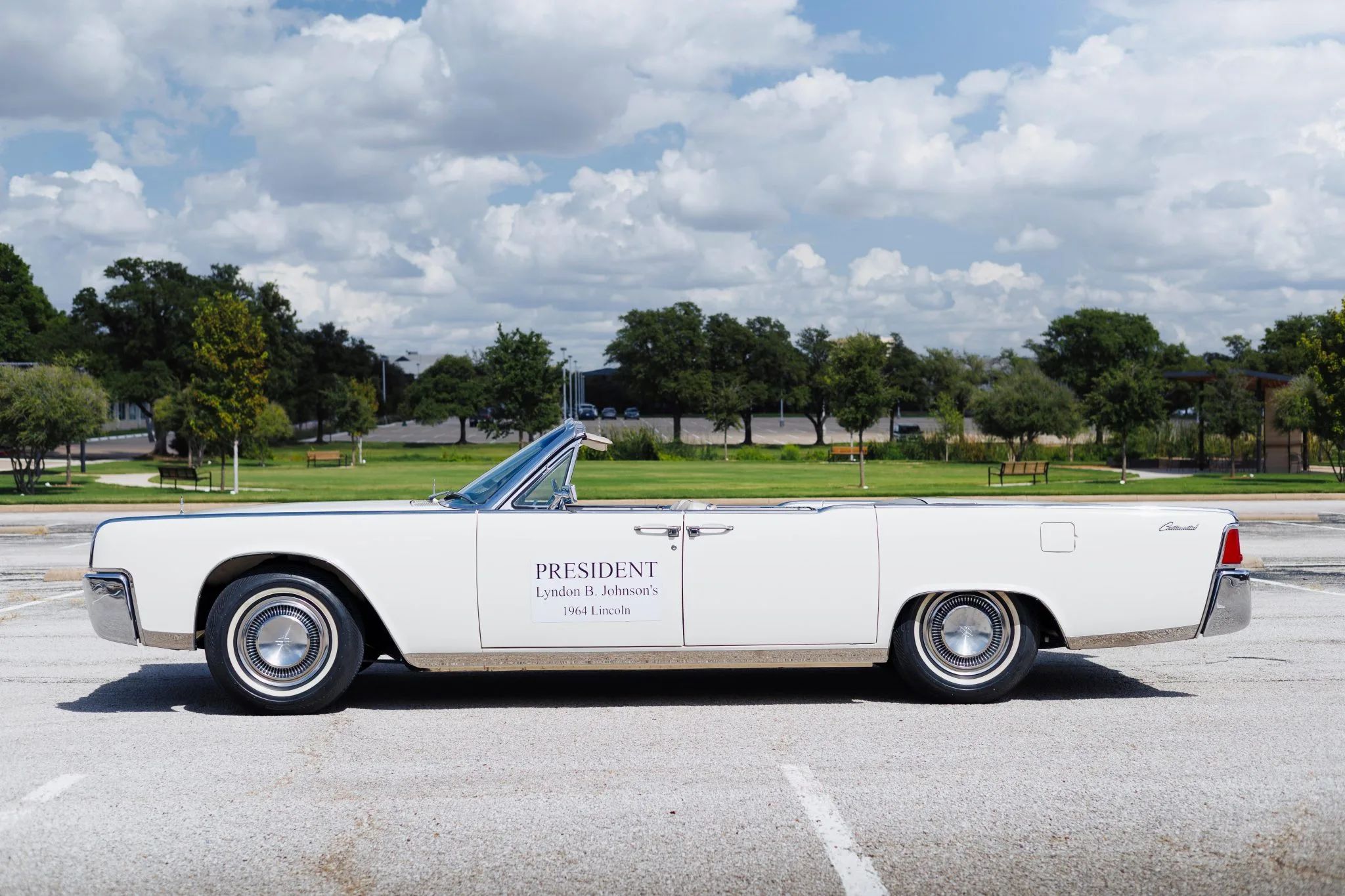 Lyndon B Johnson Used To Drive This 1964 Lincoln Continental And Now