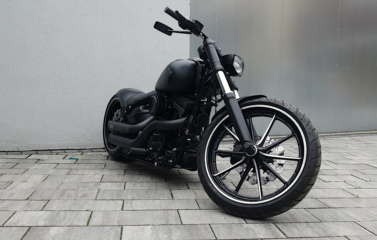 Matte Black Harley-Davidson Breakout Is Pure Darkness on Two Wheels -  autoevolution