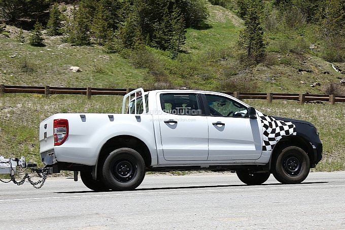 Ford ranger hauling a motorcycle #2