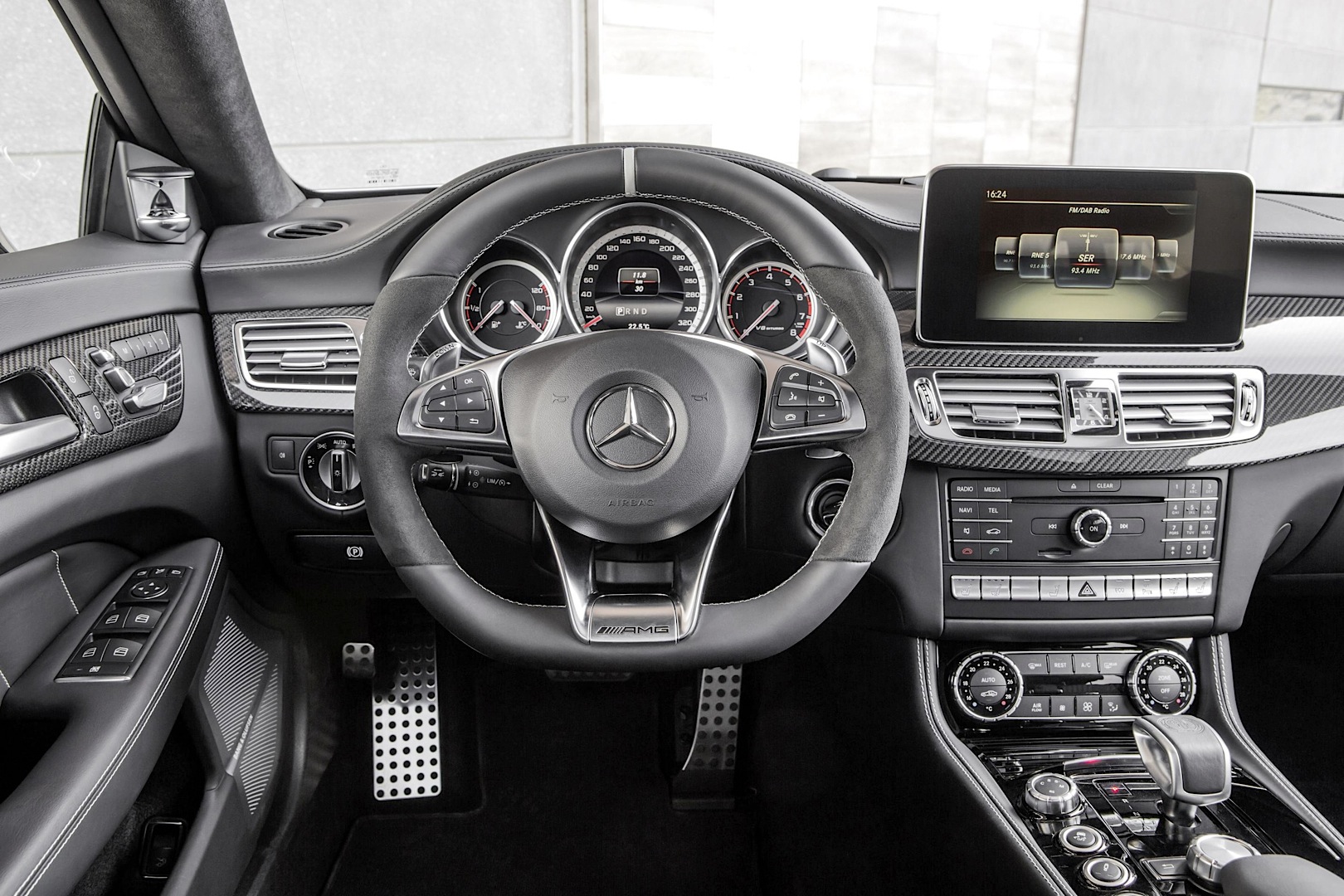 Mercedes Benz Cls C218 Facelift Official Photos And Details Autoevolution