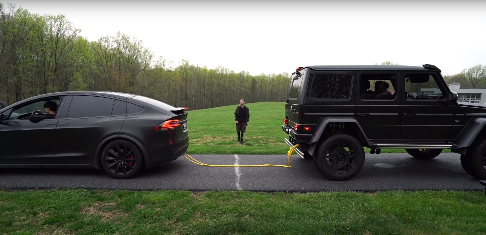 Mercedes Benz G550 4x4 Squared Vs Tesla Model X Tug Of War Is Closely Fought Autoevolution
