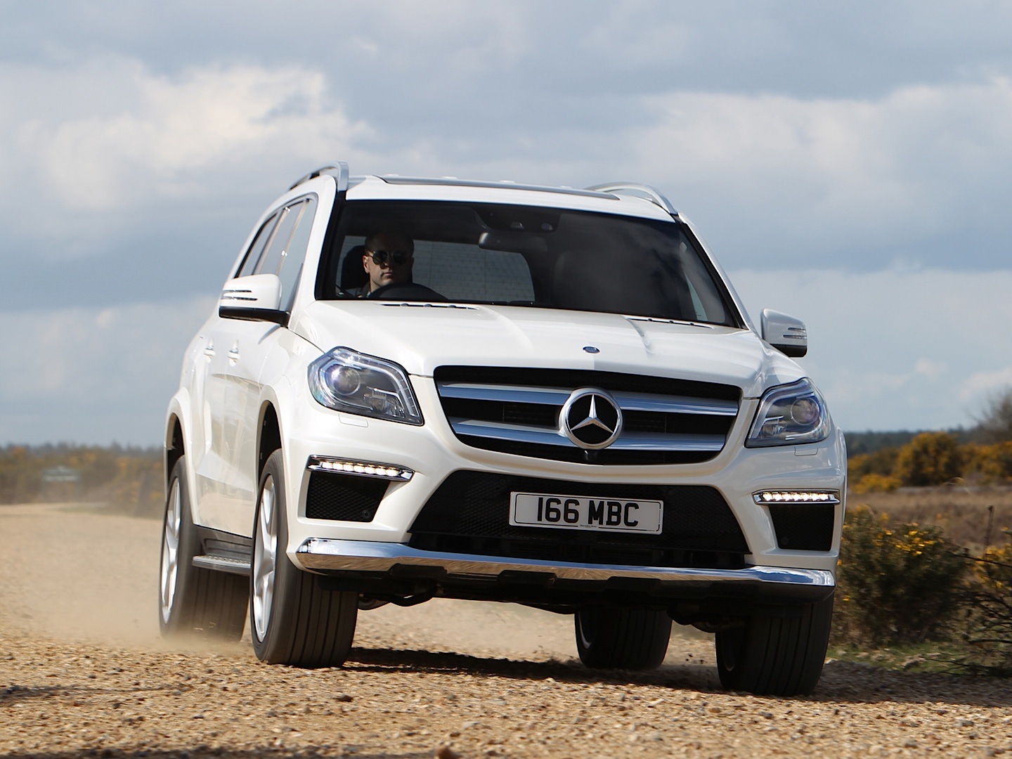 Mercedes-Benz GL-Class Reviewed by CarBuyer - autoevolution