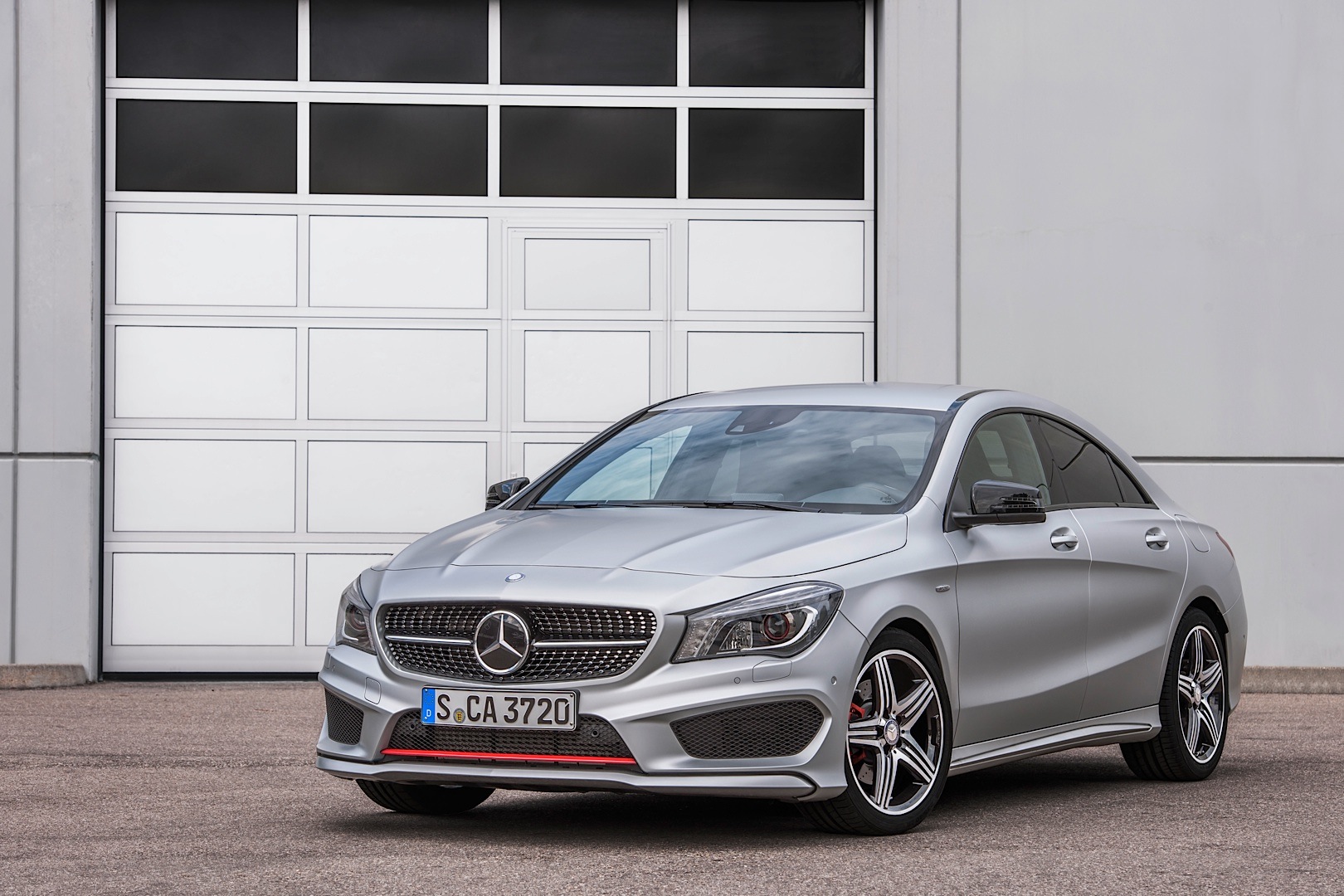 Mercedes-Benz Launches the CLA 250 Sport Version - autoevolution