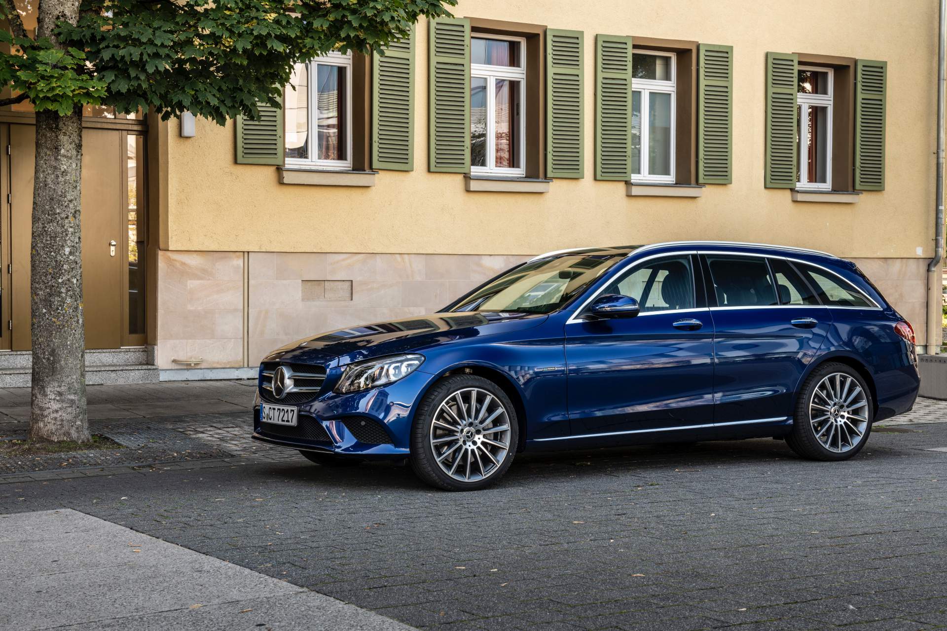Mercedes-Benz C 300 de is a Diesel PHEV With 306 HP and 700 Nm of Torque - autoevolution